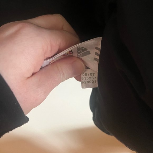 Adidas Women’s Black Puffer Jacket with Gold Detailing - Picture 8 of 9